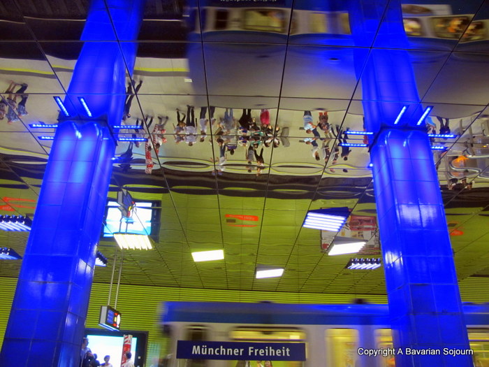 reflections munchner freiheit 